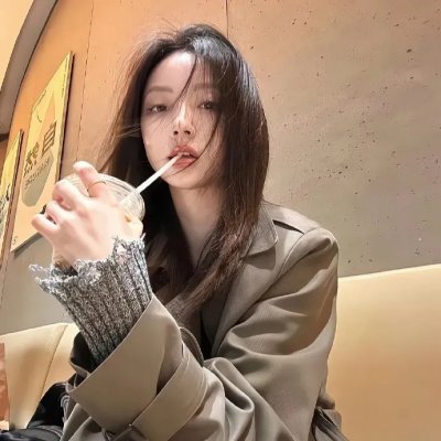 蒙娜丽莎与血月亮